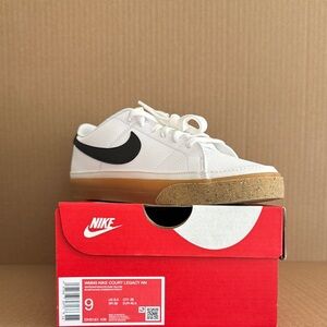 NWT- Nike White and Black Court Sneakers